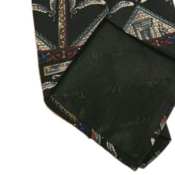 The Metropolitan Museum of Art (100% Silk) Men's Tie - Pyramid Pattern - Picture 2 of 5